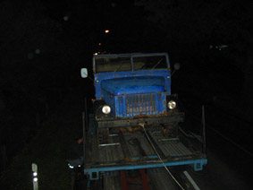 B2000 auf dem Autotransporter